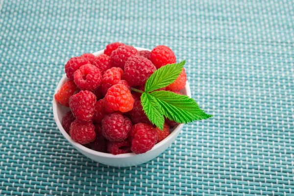 Fresh red raspberries — Stock Photo, Image