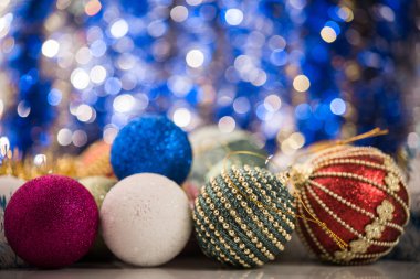 renkli parlak Noel topları