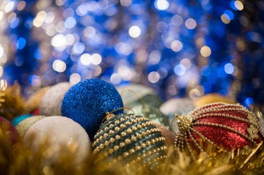 parlak Noel topları