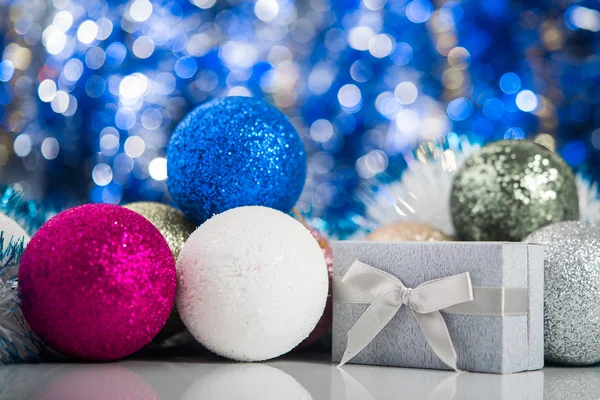 Decoratieve kerstballen — Stockfoto