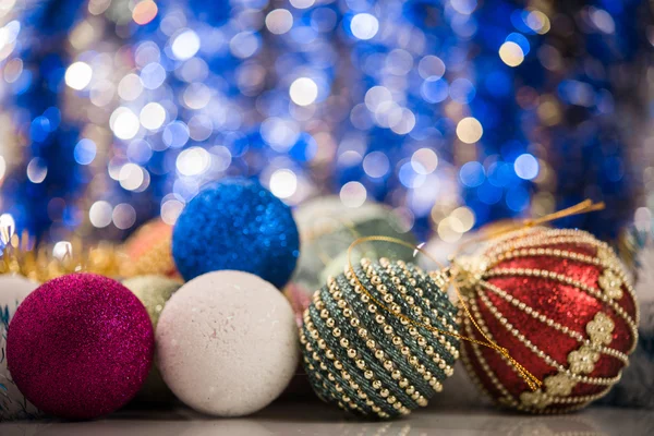 형형색색 빛나는 크리스마스 공 — 스톡 사진