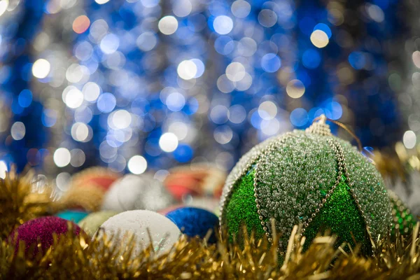 Glanzende kerstballen — Stockfoto