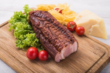 taze sebzeler çiğ domuz pastırması