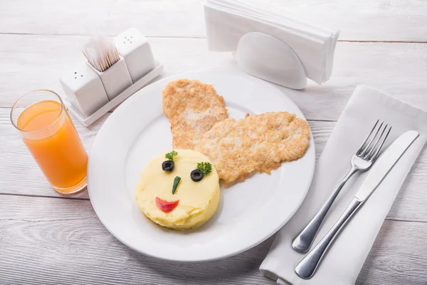 Kartoffelpüree und Hühnerfleisch — Stockfoto