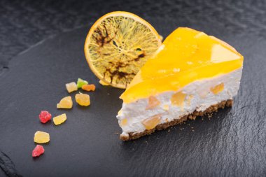 Marmelat ile lezzetli peynirli kek