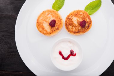 süzme peynir ile Pancakes