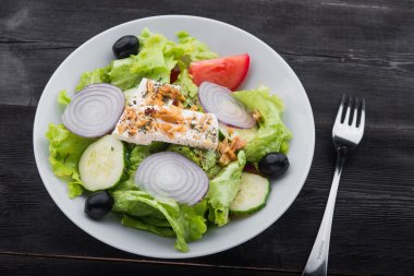 Taze Yunan salatası