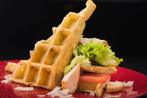 Salada Caesar com waffles — Fotografia de Stock