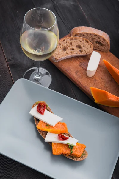 Bruschetta mit Kürbis mit Wein — Stockfoto