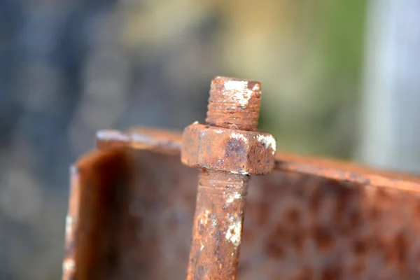 Texture de fond abstraite industrielle avec structure en acier noir avec boulons et rivets — Photo