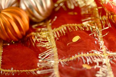 Yeni yıl arka plan üzerinde Noel topu