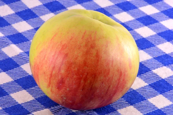 Färskt äpple — Stockfoto