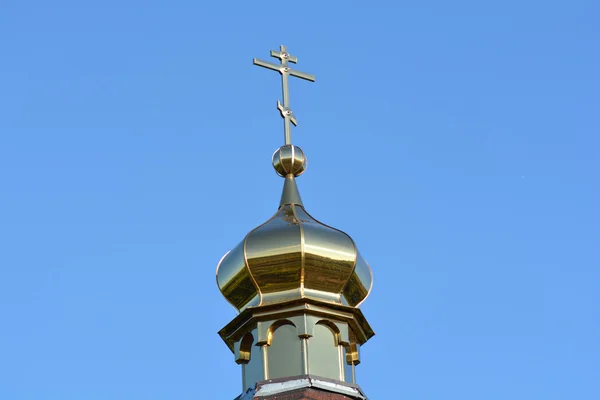 Landsbygdens trä kyrkliga cross — Stockfoto