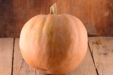 ahşap tahta üzerinde kabak ile sonbahar arka plan