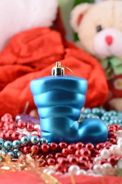 蓝带礼品，圣诞靴新年假期 — 图库照片