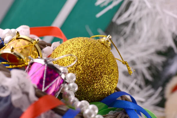 Christmas decorations, new year invitation card, drums and xmas balls — Stock Photo, Image