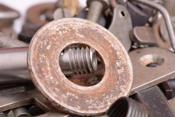 Farklı vida ve diğer bölümleri kapat