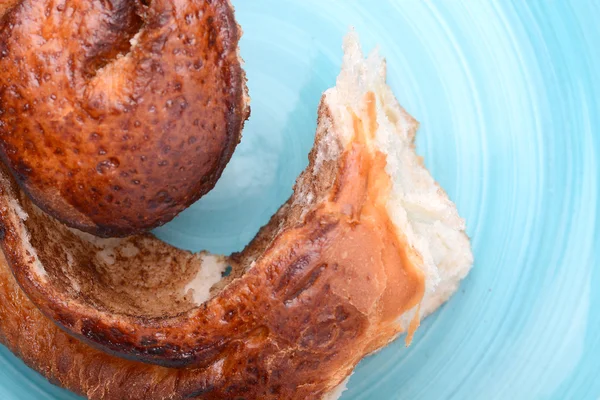 Bliska, kawałek tradycyjny chleb — Zdjęcie stockowe