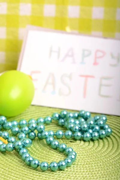 Easter setting with gift box and spring decoration — Stock Photo, Image