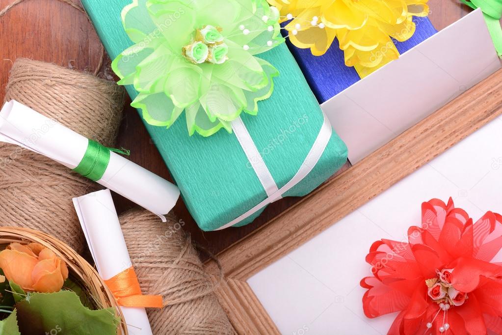 set of gift box, flowers and ribbons