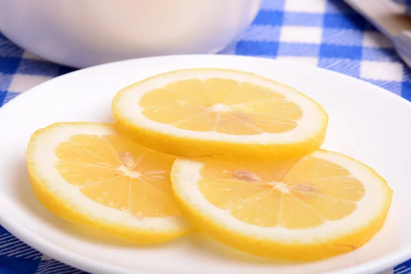 Juicy ripe lemons close up — Stock Photo, Image