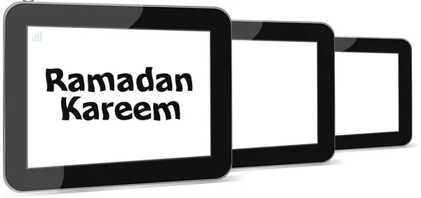 Tableta pc con palabra kareem ramadán en él — Foto de Stock