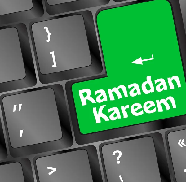 Teclado de computadora con palabra kareem ramadán en él — Foto de Stock