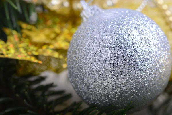 Árvore de Natal com decoração, detalhe — Fotografia de Stock