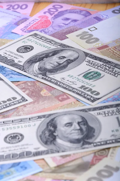 Ukrainische Griwna und der amerikanische Dollar — Stockfoto