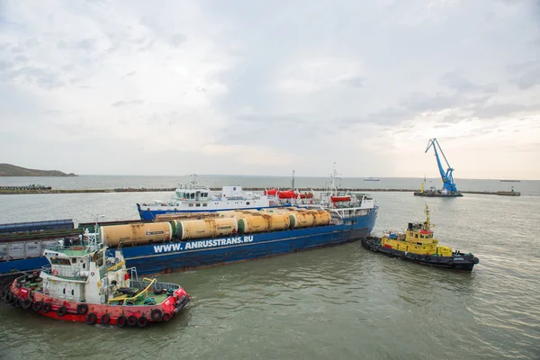 De veerboot van de stad van Kertsj. Crimea — Stockfoto