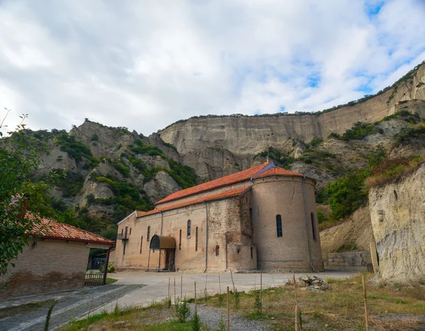 Antiguo monasterio ortodoxo en las montañas . —  Fotos de Stock