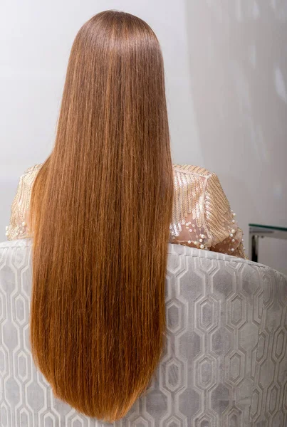 Cabelo Feminino Longo Bonito Interior — Fotografia de Stock