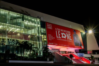 Cannes 'daki Festivaller ve Kongreler Sarayı.