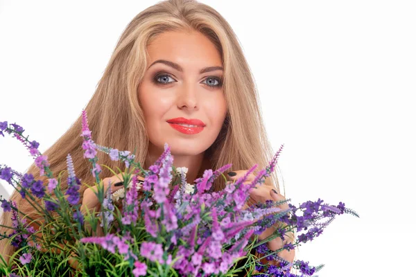 Mooi Meisje Met Bloemen Een Witte Achtergrond — Stockfoto