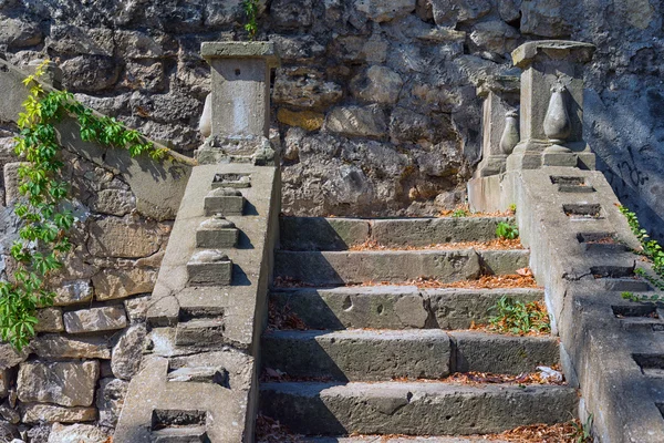 Escadaria velha em Sevastopol. República da Crimeia — Fotografia de Stock