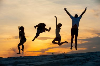 insanlar olarak atlama