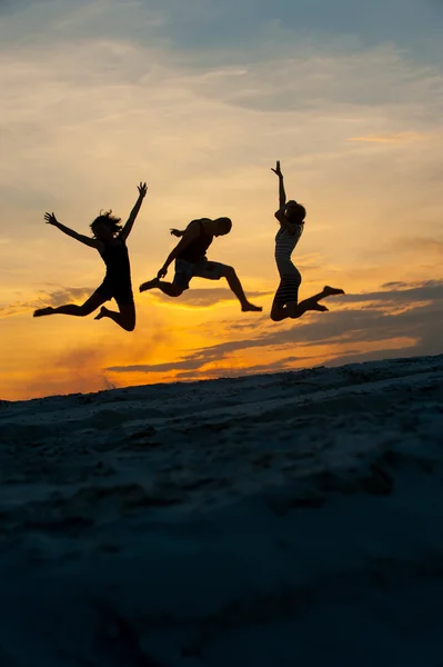 Menschen im Sprung — Stockfoto