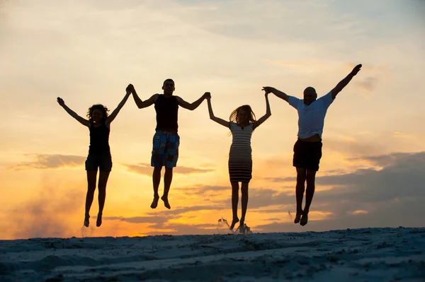 Menschen im Sprung — Stockfoto