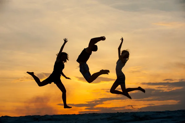 Menschen im Sprung — Stockfoto