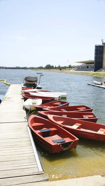 Kabel ski- en Kanovaren op de Olympische Canal Castelldefels — Stockfoto