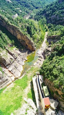 La Baells rezervuarı Cercs, Barcelona 'da, 12: 40' da. ; 16 de Junio de 2016; Katalunya, İspanya, Avrupa