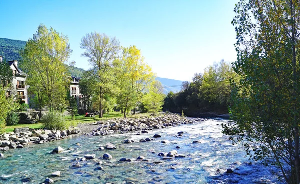 Ara Nehri, Huesca ili, 16 Mayıs 2017; Aragon, İspanya, Avrupa