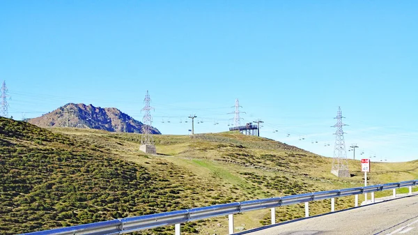 Baqueira Beret Pmのスキーリゾートの風景 Mayo 2017 Aran Valley Theカタロニアピレネー山脈 Lleida カタロニア — ストック写真