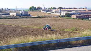 Huesca ili manzarası, 13: 30. ; 15 Mayıs 2017; Aragon, İspanya, Avrupa