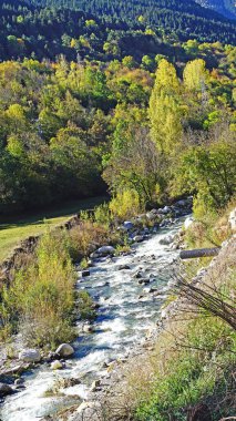 Lleida Pireneleri 'nin manzarası, 12 Temmuz 2015; Katalunya, İspanya, Avrupa