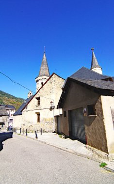 San Miguel Kilisesi, Vielha, Valle de Aran, 13: 15; 18 Kasım 2017; Lleida, Catalunya, İspanya, Avrupa