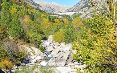 Huesca ili manzarası, 13: 30. ; 15 Mayıs 2017; Aragon, İspanya, Avrupa
