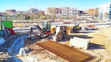 Plaa de Les Glories 'de çalışır; 14: 55; Haziran 2018; Barcelona, Catalunya, İspanya, Avrupa