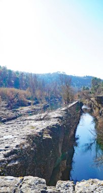 Sant Fruitos ve Sant Benet del Bages manastırı, 12: 15. ; 25 de Agosto de 2018; Barcelona, Katalunya, İspanya, Avrupa