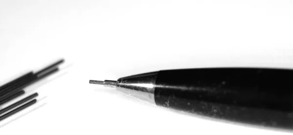 Ołówek Ołówek Mechaniczny Napisem Białym Papierze — Zdjęcie stockowe